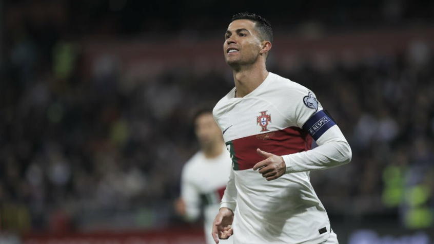 Bosnia & Herzegovina 0-5 Bồ Đào Nha: Cristiano Ronaldo Tiếp Tục Làm Mưa Làm Gió